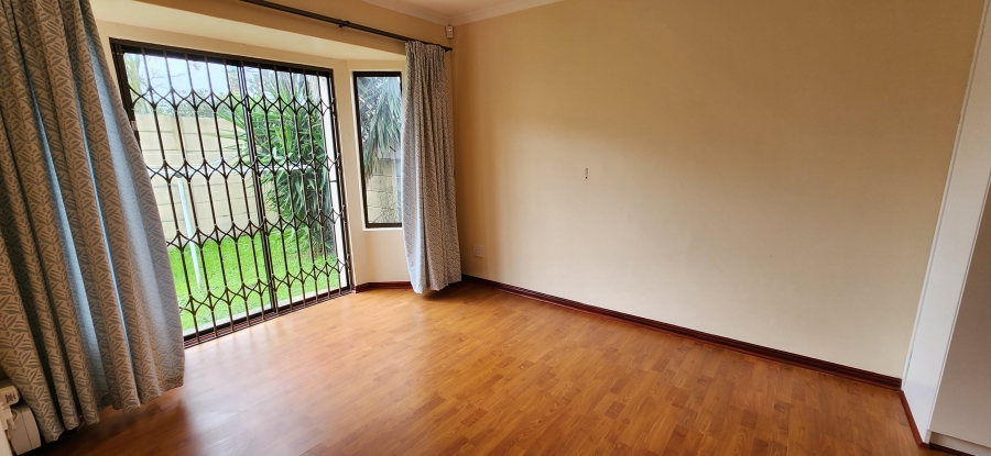 To Let 4 Bedroom Property for Rent in Table View Western Cape